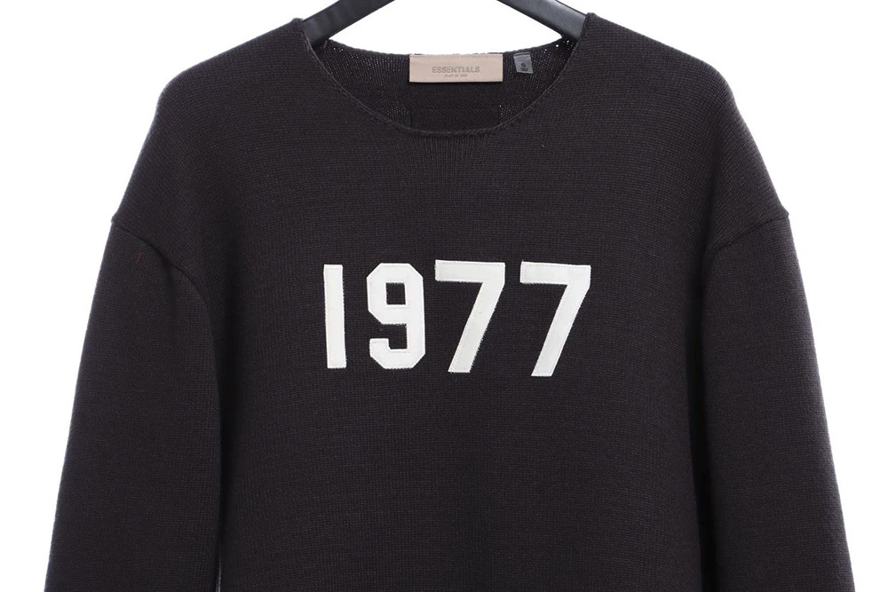 1977 destruction knitted fabric crewneck sweater