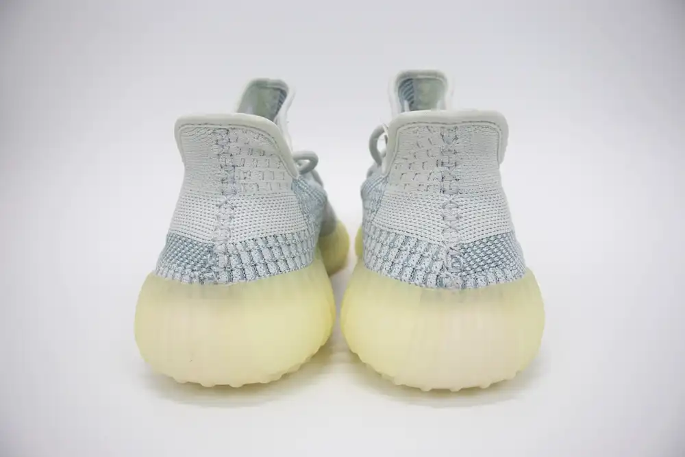 cloud white reflective00002