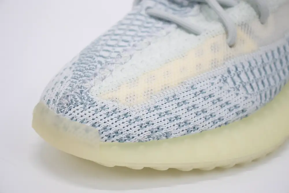 cloud white reflective00006