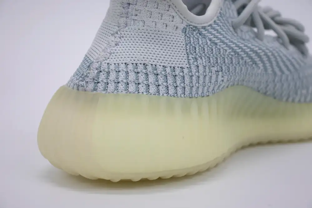 cloud white reflective00010