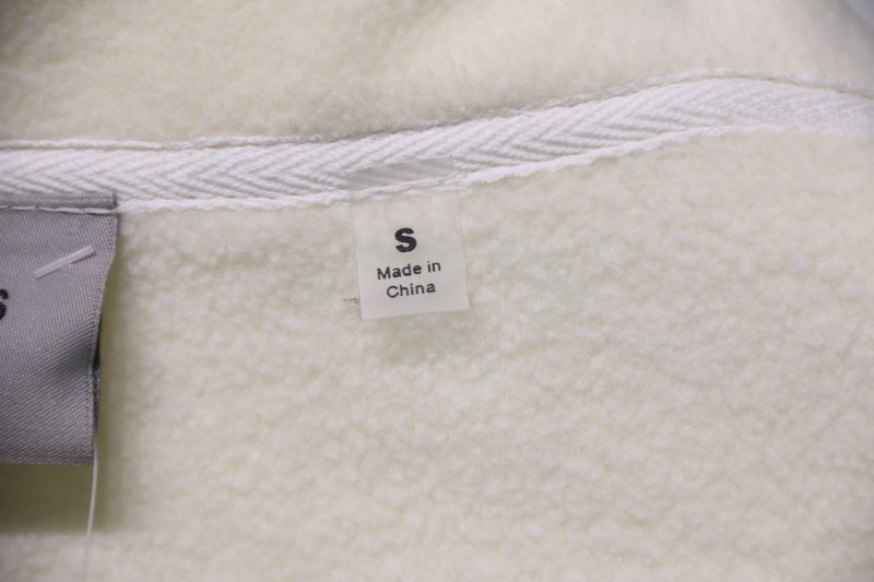 fear of god essentials polar fleece half zip sweater 00011 800x533 1