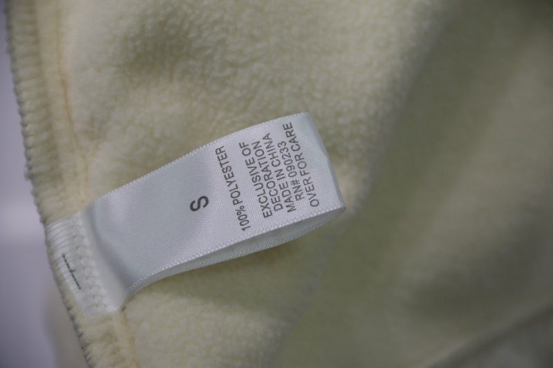 fear of god essentials polar fleece half zip sweater 00014 800x533 1