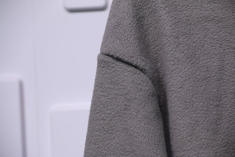 fear of god essentials polar fleece half zip sweater 00024 800x533 1