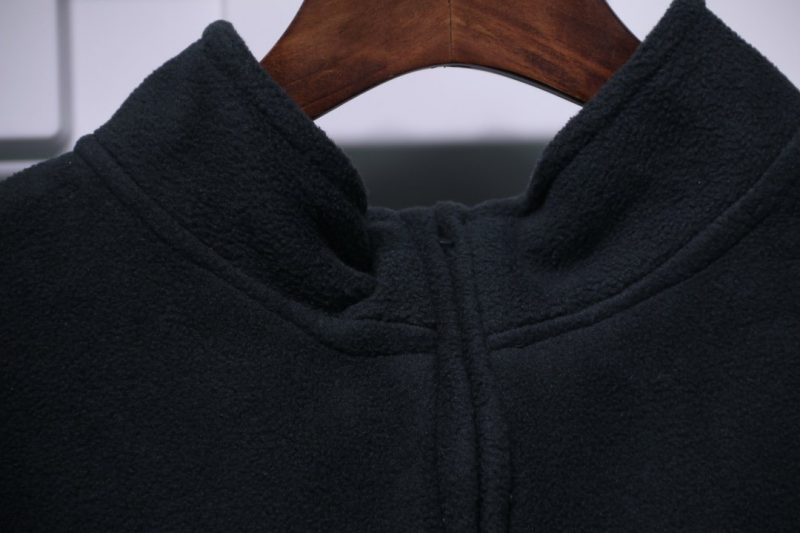 fear of god essentials polar fleece half zip sweater 00027 800x533 1